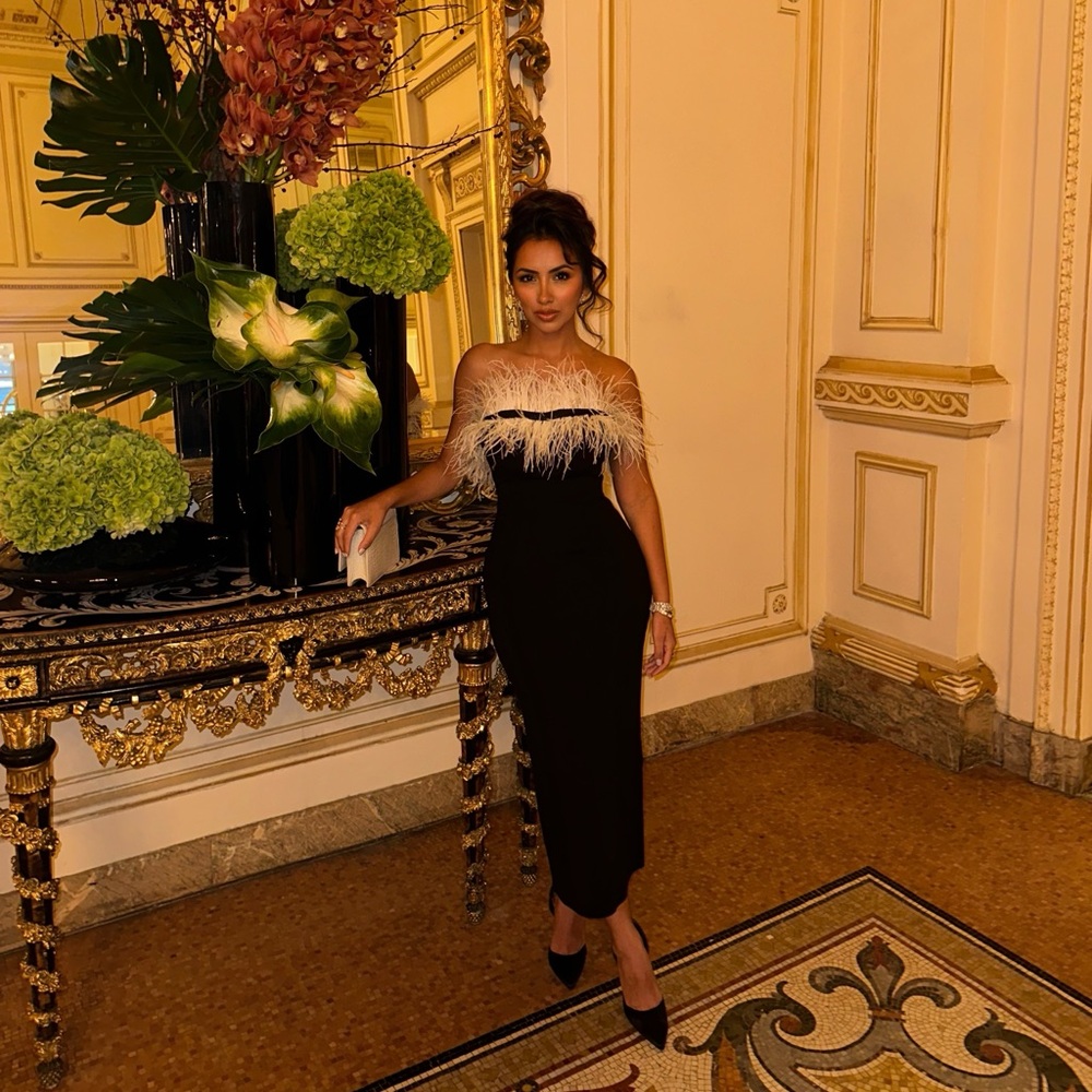 Stunning black/ivory Staud - Nellie feather-trimmed midi dress😍 - Picture 13 of 13